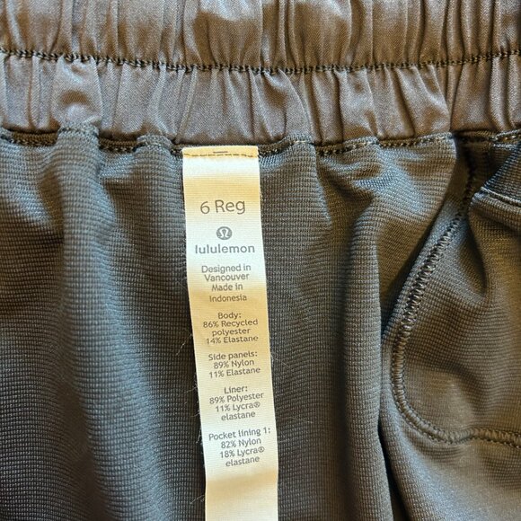 Lululemon Women's Hotty Hot High-Rise Lined Short 2.5" Black Size 6 - Picture 8 of 15